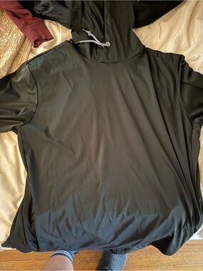 Dtwooo Black Lightweight Hooded Pullover